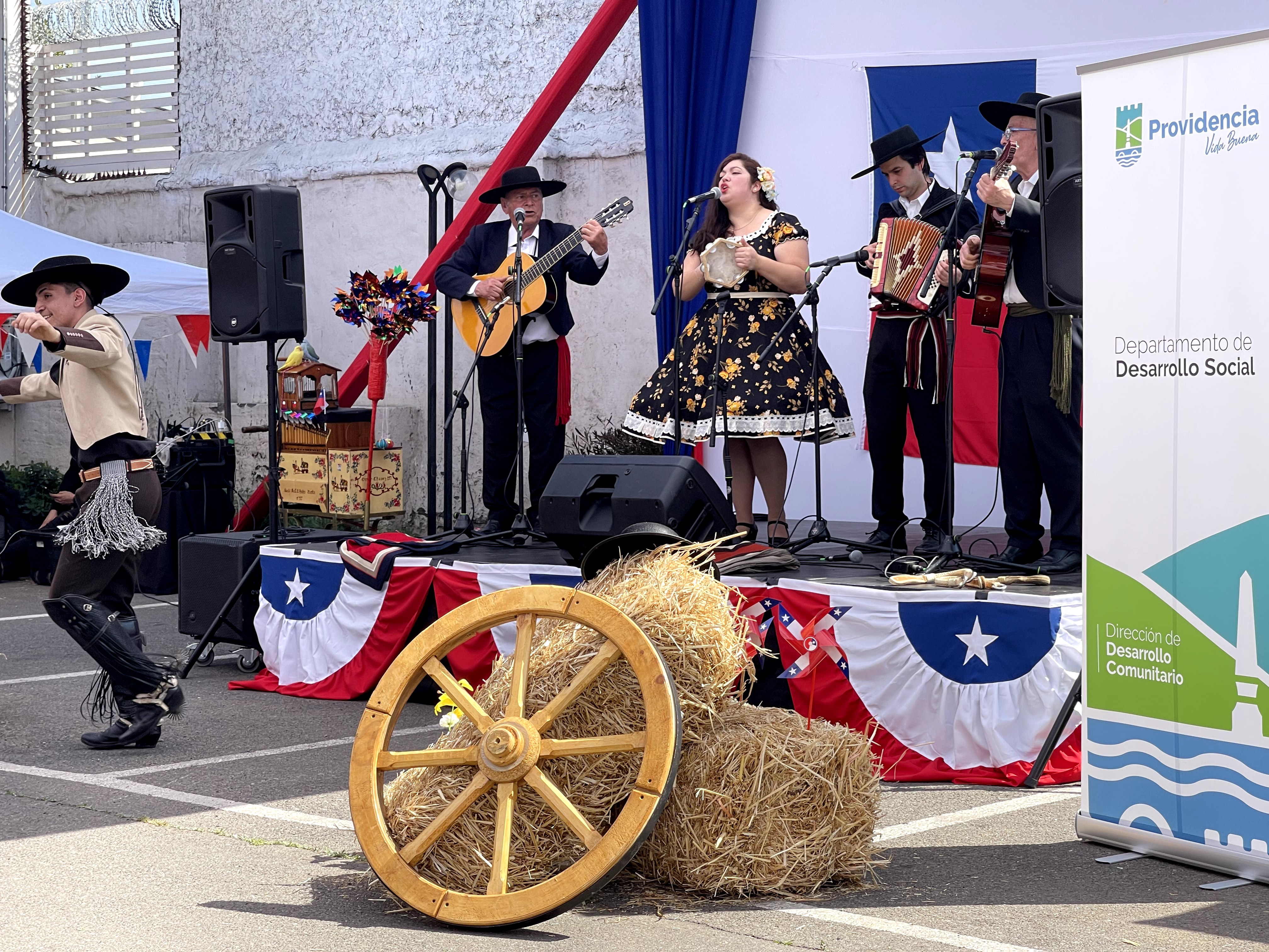 Celebración Fiestas Patrias-Alicia Cañas